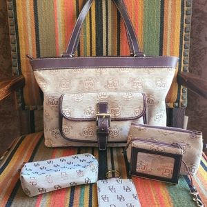 Dooney & Bourke Satchel Bag with Accessories Like New!!!